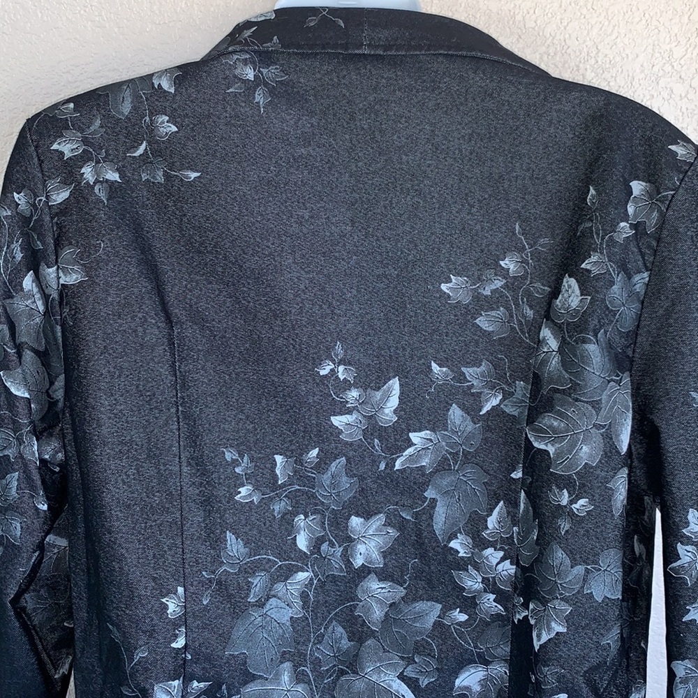CLARA S by CLARA SUNWOO Grey denim jacket, light weight, stencil leaves. S - Picture 10 of 16